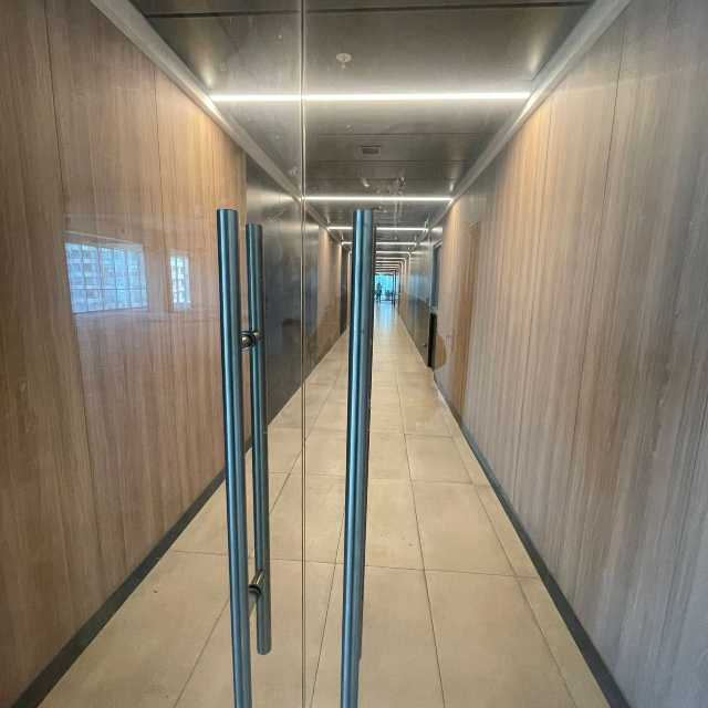 VIÑA / ARRIENDO OFICINA MARINA WORK 583 PLANTA LIBRE - Imagen 4