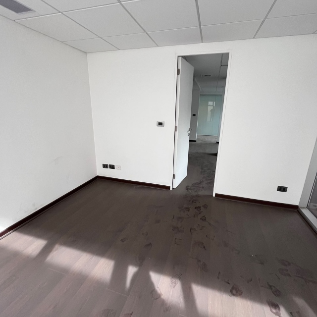 LAS CONDES / VENTA OFICINA 58MTS2. 1PV 1B - Imagen 8
